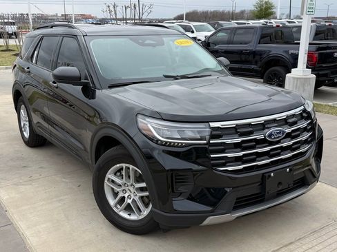 New 2026 Ford Explorer Active image 4