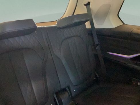 Used 2019 BMW X7 xDrive40i w/ Premium Package AWD/4WD image 33