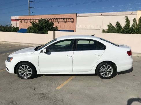Used 2014 Volkswagen Jetta SE image 2