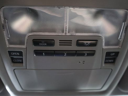 Used 2017 Toyota Highlander XLE image 54