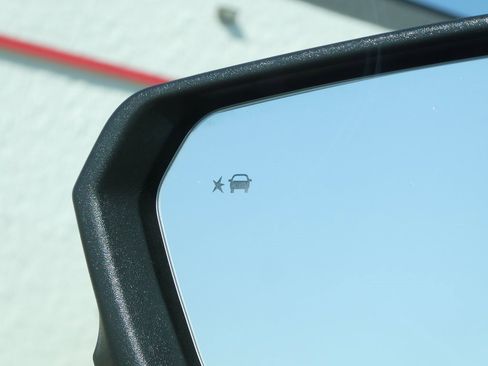 Used 2024 Chevrolet Equinox LT image 10