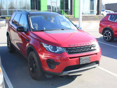 Used 2019 Land Rover Discovery Sport SE image 3