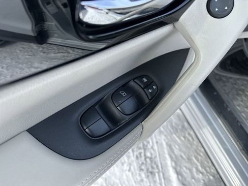 Used 2019 Nissan Rogue Sport SV image 17