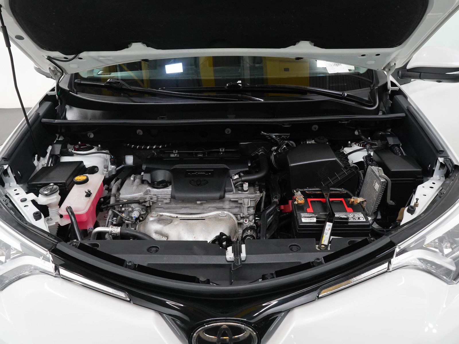 Used 2018 Toyota RAV4 Platinum AWD/4WD image 30