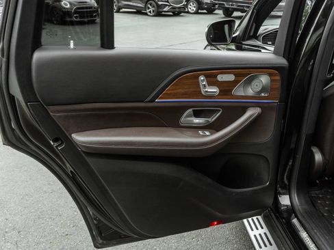Used 2022 Mercedes-Benz GLS 450 4MATIC image 32