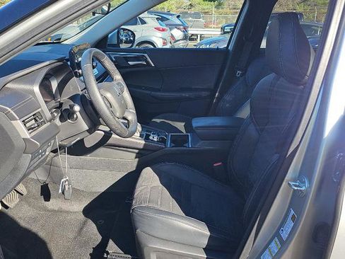 Used 2024 Mitsubishi Outlander SE image 24