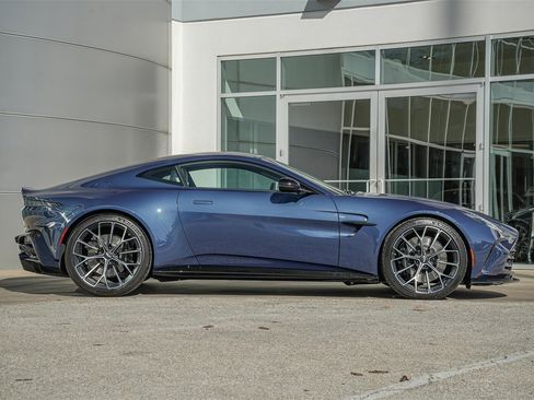 New 2025 Aston Martin V8 Vantage Coupe image 16