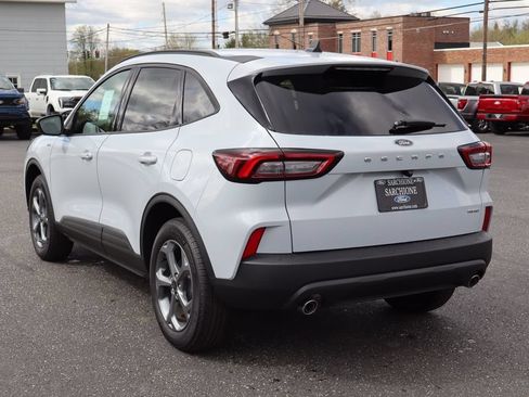 New 2026 Ford Escape ST-Line w/ Cold Weather Package AWD/4WD image 17