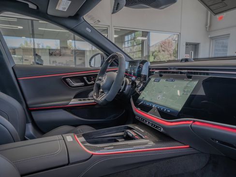New 2026 Mercedes-Benz E 53 AMG e 4MATIC Sedan image 18