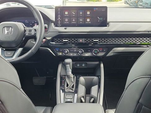 Used 2025 Honda Accord Touring image 7