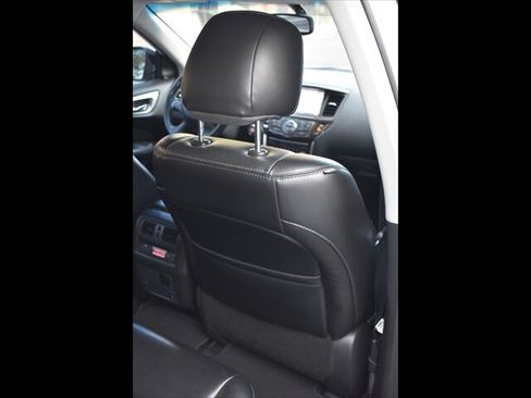 Used 2016 Nissan Pathfinder Platinum w/ Cargo Package FWD image 29