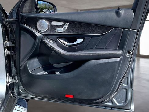 Used 2021 Mercedes-Benz GLC 300 4MATIC image 24