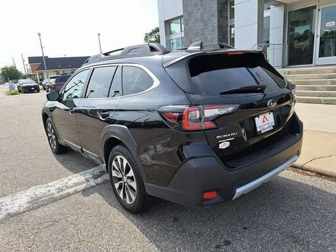 Certified 2025 Subaru Outback Limited AWD/4WD image 4