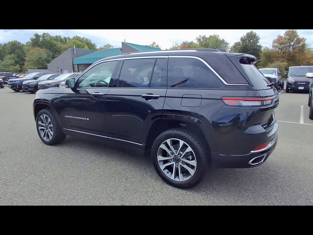 Used 2022 Jeep Grand Cherokee Overland w/ Advanced Protech Group III AWD/4WD image 6