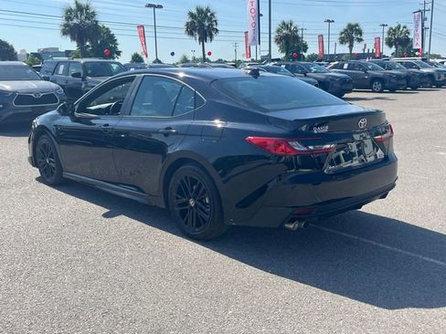 Used 2025 Toyota Camry SE image 5