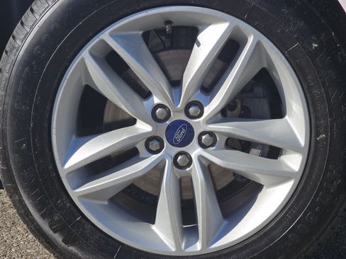 Used 2018 Ford Edge SEL w/ Equipment Group 201A FWD image 14
