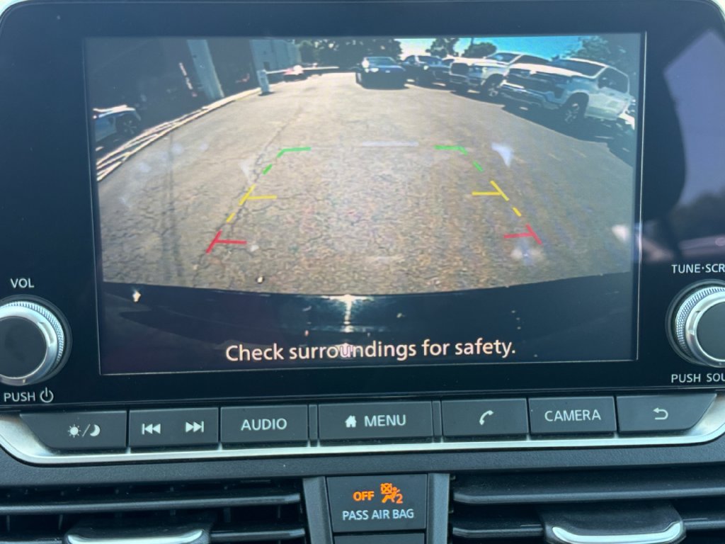 Used 2025 Nissan Altima 2.5 SV FWD image 30