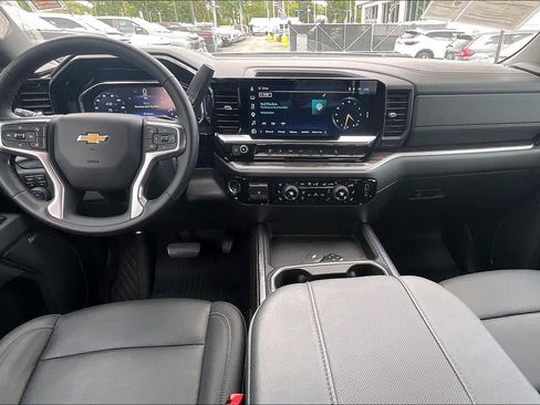 Used 2025 Chevrolet Silverado 2500 LTZ w/ LTZ Plus Package AWD/4WD image 16