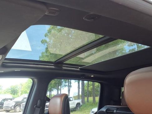 Used 2019 RAM 1500 Laramie Longhorn AWD/4WD image 6