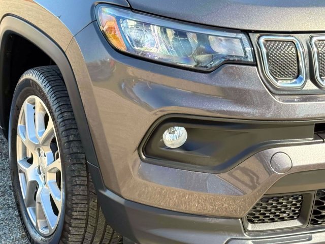 Certified 2022 Jeep Compass Latitude AWD/4WD image 8