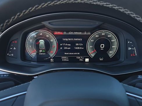 Used 2025 Audi Q8 Premium Plus image 19