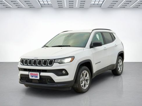 New 2026 Jeep Compass Latitude AWD/4WD image 3