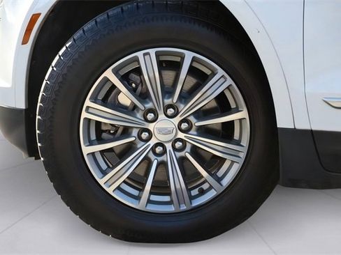 Used 2018 Cadillac XT5 Luxury w/ Driver Awareness Package image 20