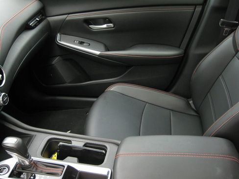 Used 2024 Nissan Sentra SR w/ SR Premium Package FWD image 22