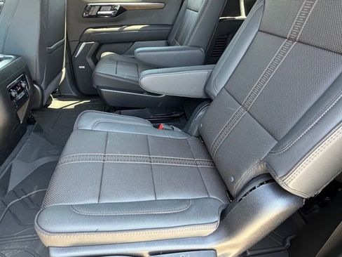 New 2026 Chevrolet Suburban High Country RWD image 14