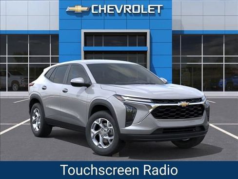 New 2026 Chevrolet Trax LS image 8