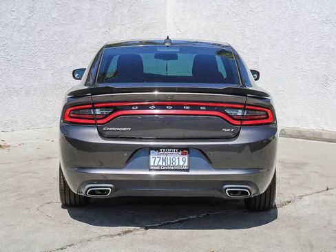 Used 2018 Dodge Charger SXT Plus RWD image 5