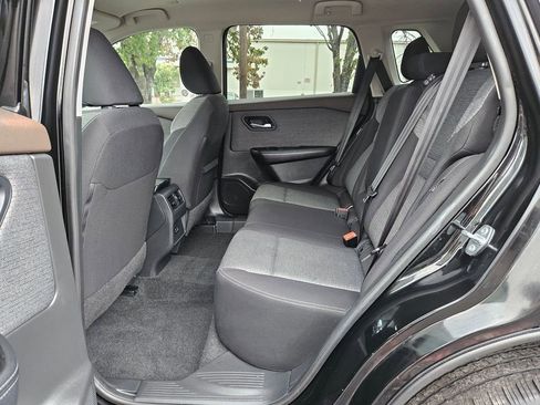 Used 2023 Nissan Rogue SV image 16