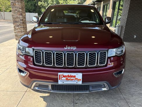 Used 2018 Jeep Grand Cherokee Limited AWD/4WD image 3