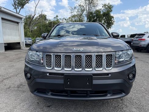 Used 2017 Jeep Compass Latitude AWD/4WD image 2