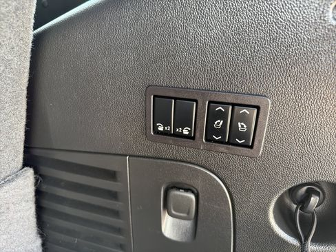 Used 2017 GMC Yukon Denali w/ Open Road Package RWD image 11