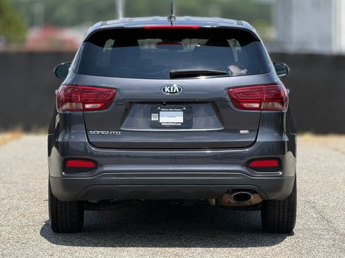 Used 2019 Kia Sorento FWD image 4