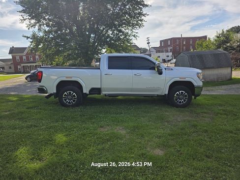 Used 2021 GMC Sierra 2500 SLT w/ SLT Preferred Package AWD/4WD image 8