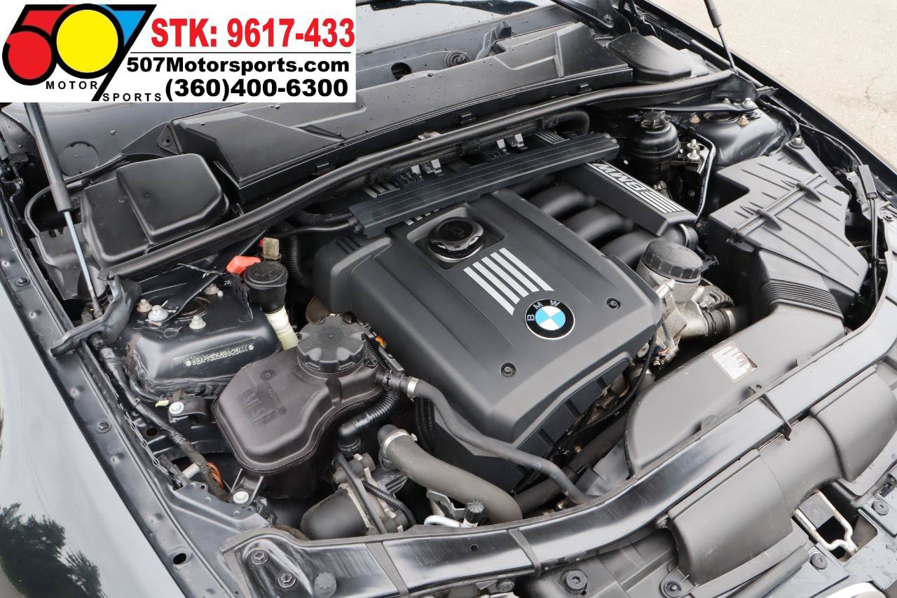 Used 2011 BMW 328i xDrive Sedan AWD/4WD image 23