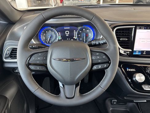 New 2026 Chrysler Pacifica Select w/ S Appearance Package image 28