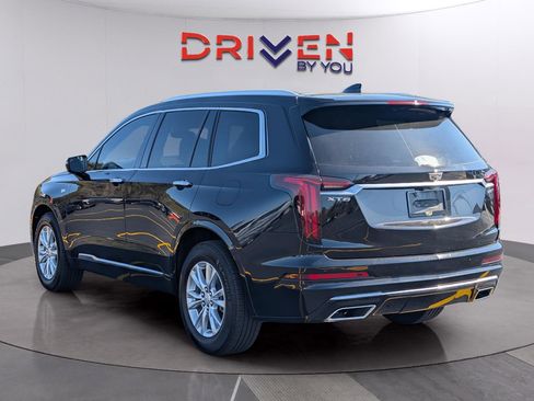 Used 2023 Cadillac XT6 Luxury image 3