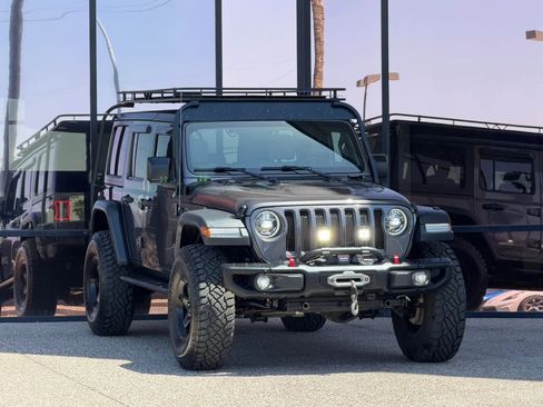 Used 2018 Jeep Wrangler Unlimited Rubicon w/ Dual Top Group AWD/4WD image 24