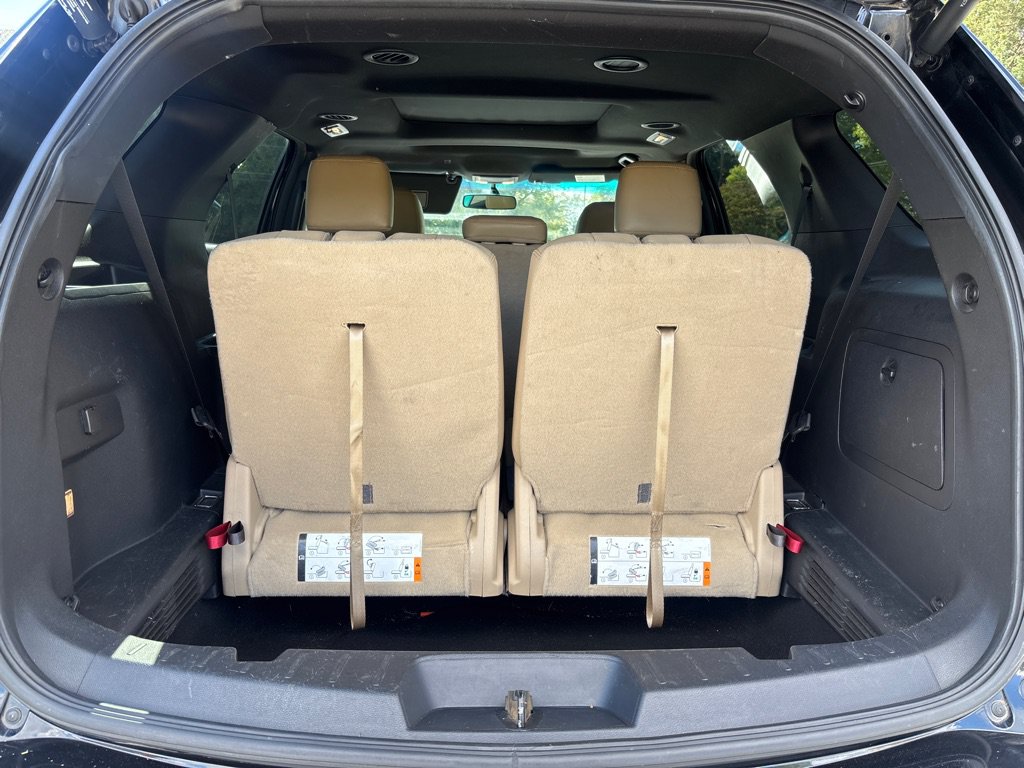 Used 2017 Ford Explorer XLT w/ Equipment Group 202A FWD image 14