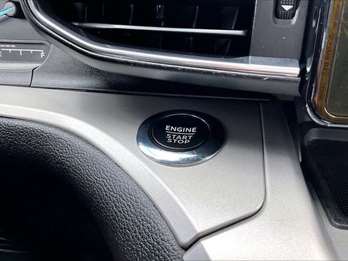 Used 2022 Ford Explorer XLT w/ Equipment Group 202A image 33