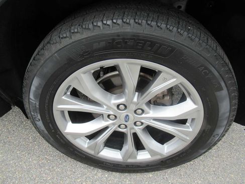 Used 2023 Ford Explorer XLT w/ Equipment Group 202A AWD/4WD image 9