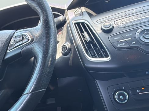 Used 2018 Ford Focus ST FWD image 25
