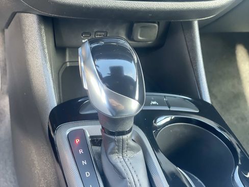 Used 2025 Buick Envista Sport Touring image 18