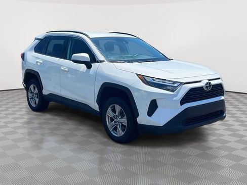 Used 2024 Toyota RAV4 XLE FWD image 4