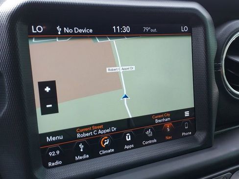 Used 2018 Jeep Wrangler Unlimited Sahara AWD/4WD image 13