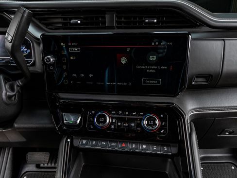 Used 2024 GMC Sierra 2500 AT4X image 24