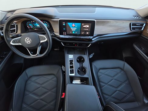 Used 2024 Volkswagen Atlas SE FWD image 24